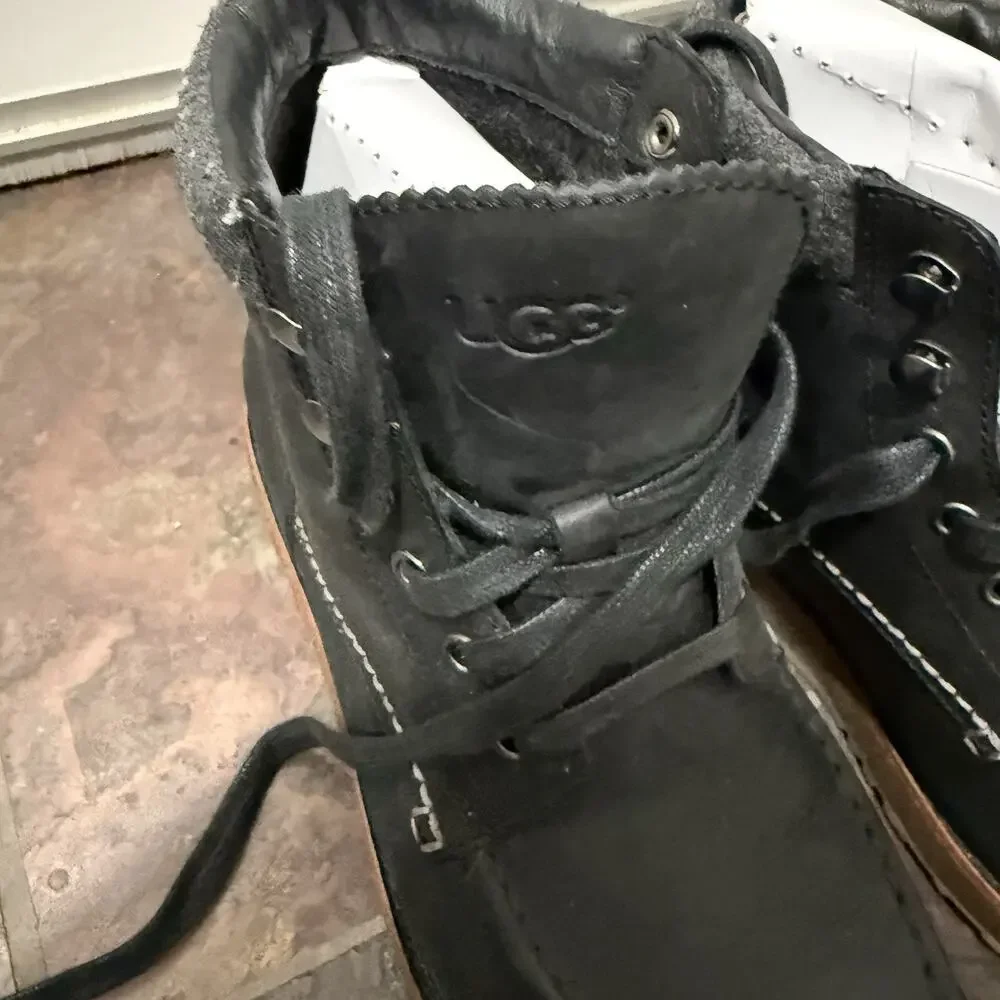 UGG men merrick